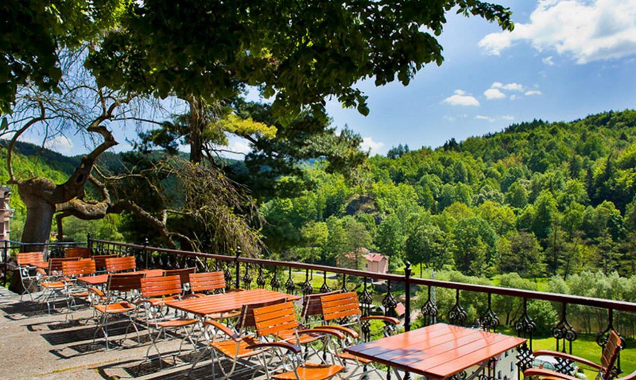 Hotel U Bileho Kone Локет Екстер'єр фото