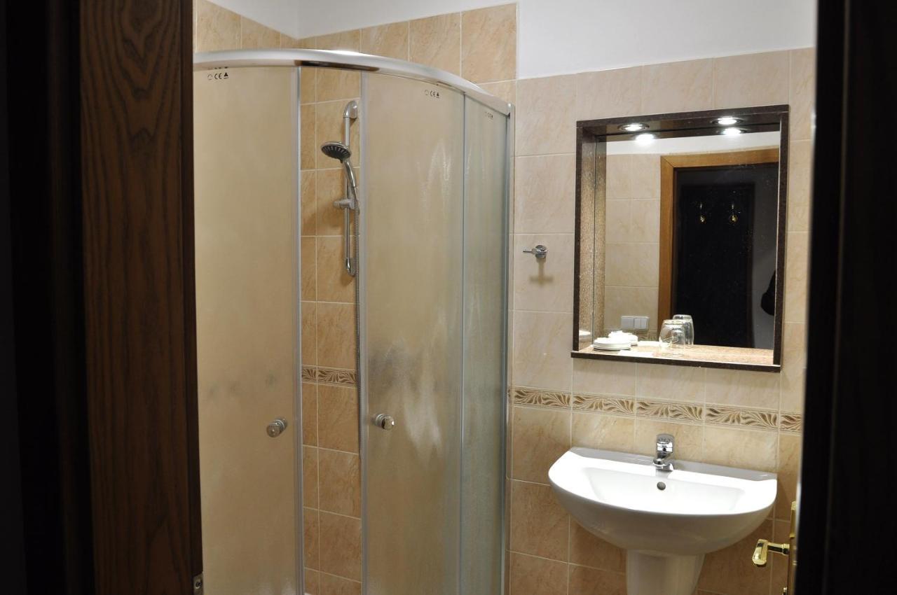 Hotel U Bileho Kone Локет Екстер'єр фото