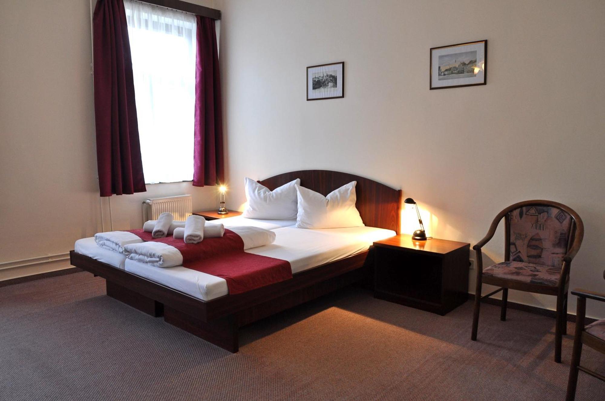 Hotel U Bileho Kone Локет Номер фото