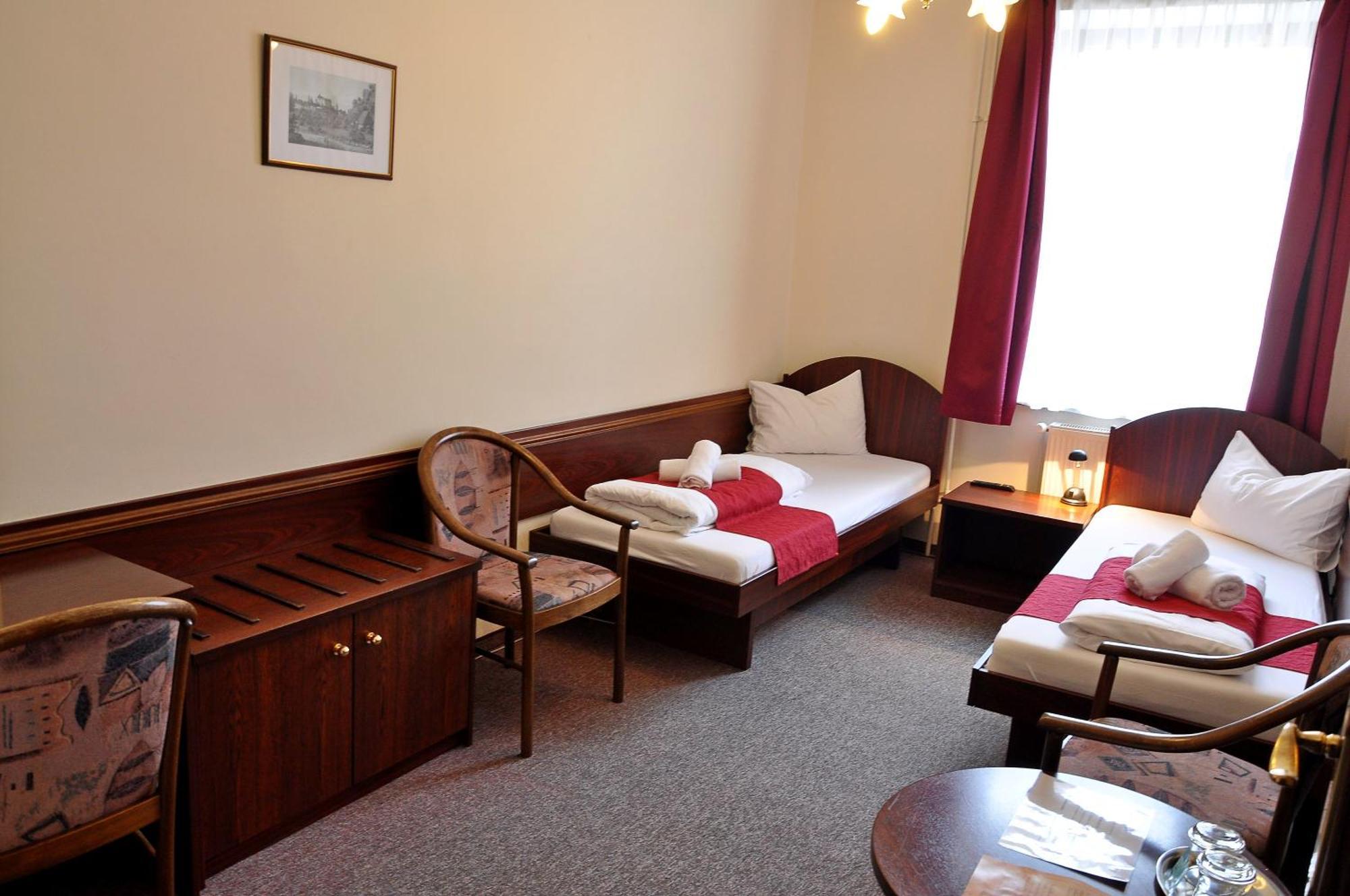 Hotel U Bileho Kone Локет Номер фото